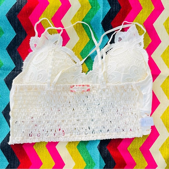 The Emma Lace Bralette Altar’d State size Large - Picture 3 of 6